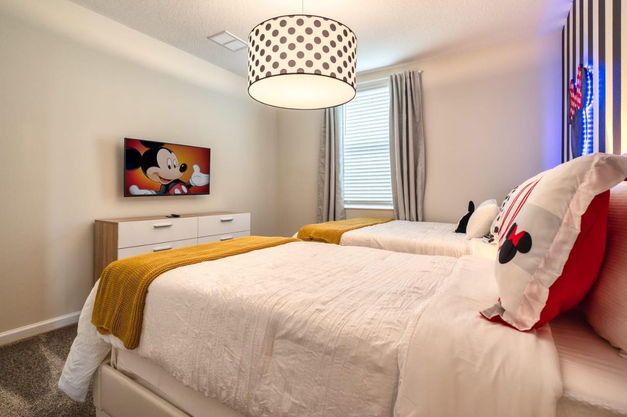 Modern Condo With Themed Bedroom Near Disney Orlando Bagian luar foto