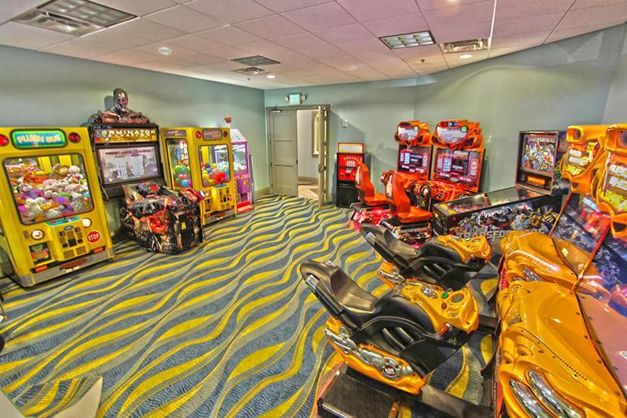 Modern Condo With Themed Bedroom Near Disney Orlando Bagian luar foto